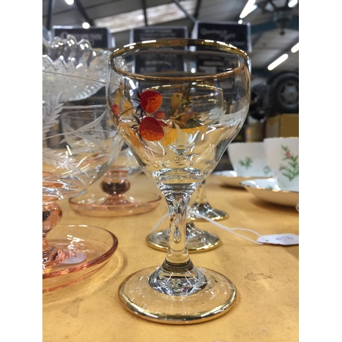 207 - A QUANTITY OF GLASSWARE TO INCLUDE A CAKE STAND, DESSERT BOWLS, LICQUER GLASSES, ETC