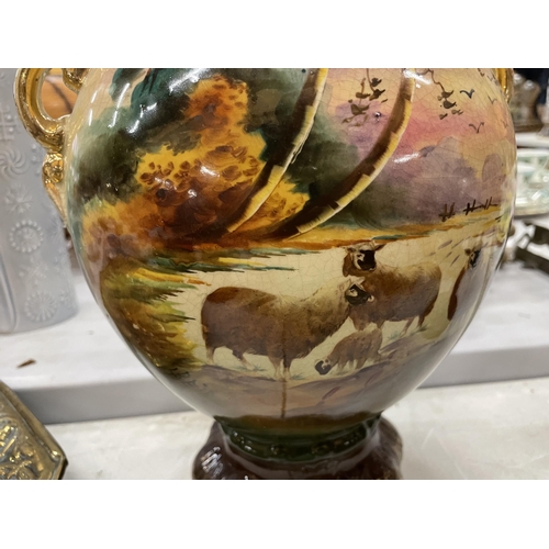 92 - A VINTAGE HAND PAINTED URN WITH GILT DETAILING AND INDISTINCT SIGNATURE TO ART ON FRONT AND RAISED S... 