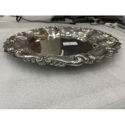 1 - A MARKED 800 SILVER ROUND TRAY GROSS WEIGHT 400G