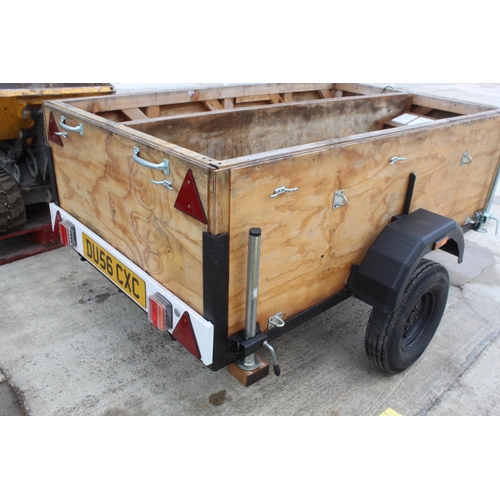 119 - PLY LINED TRAILER 6'6