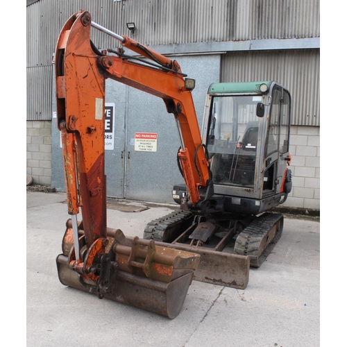 176 - A 2004 HITACHI ZX30 HYDRAULIC EXCAVATOR WITH THREE BUCKETS AND 5718 HOURS ON THE CLOCK, (VENDOR STAT... 