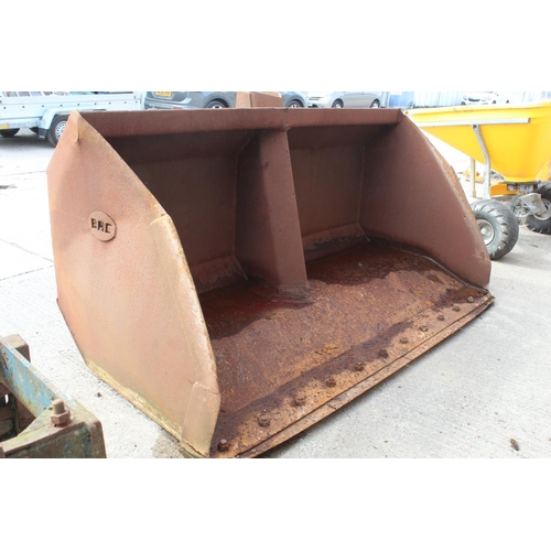 183 - AN 8FT BACK HYDRAULIC TIPPING BUCKET + VAT