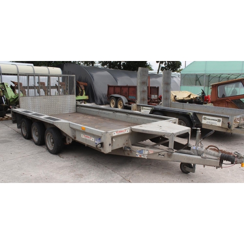 209 - A 2010/11 IFOR WILLIAMS TRI AXLE 13FT PLANT TRAILER, SERIAL NUMBER: SCK800000A0585892, TYPE: GX1263 ... 