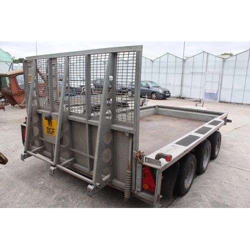 209 - A 2010/11 IFOR WILLIAMS TRI AXLE 13FT PLANT TRAILER, SERIAL NUMBER: SCK800000A0585892, TYPE: GX1263 ... 