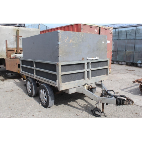 220 - A TWIN AXEL TIPPING BOX TRAILER (VENDOR STATES THE BRAKES NEED ATTENTION) NO VAT