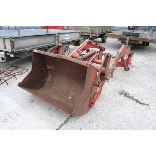 230 - A MASSEY FERGUSON 80 FRONT END LOADER WITH BUCKET ATTATCHMENT NO VAT