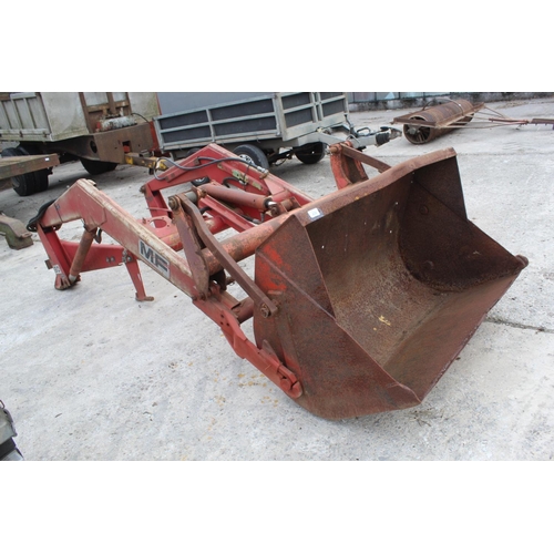 230 - A MASSEY FERGUSON 80 FRONT END LOADER WITH BUCKET ATTATCHMENT NO VAT