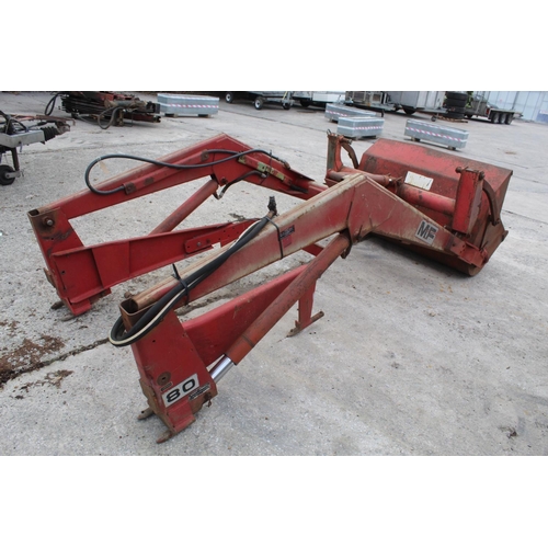 230 - A MASSEY FERGUSON 80 FRONT END LOADER WITH BUCKET ATTATCHMENT NO VAT