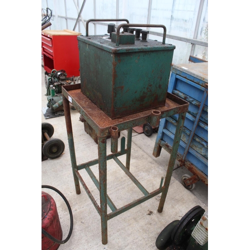 98 - OXFORD 80V ARC WELDER & STAND - NO VAT