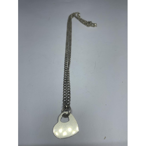 652 - A MARKED SILVER NECKLACE