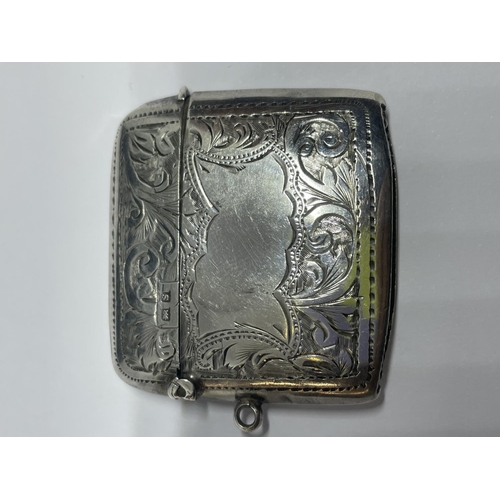 662 - A HALLMARKED BIRMINGHAM 1917 SILVER VESTA CASE BY R.B & SONS, WEIGHT 18G