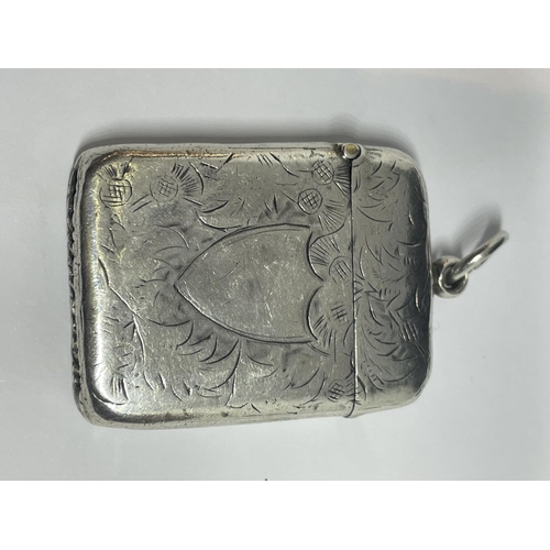 665 - A HALLMARKED BIRMINGHAM SILVER VESTA CASE BY J.W.H, WEIGHT 25G