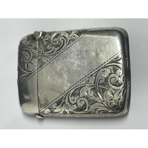 666 - A HALLMARKED BIRMINGHAM 1897 SILVER VESTA CASE, WEIGHT 30.7G