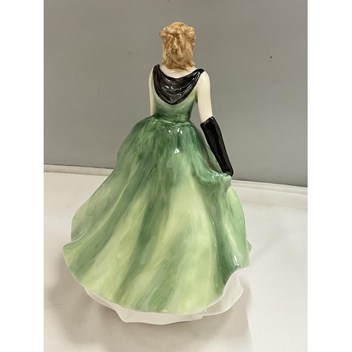 817 - A ROYAL DOULTON FIGURE VANESSA HN 3198