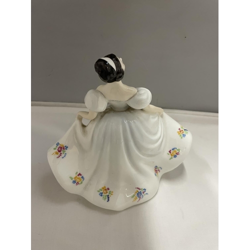 822 - A ROYAL DOULTON FIGURE KATE HN 2789