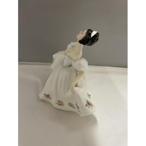 822 - A ROYAL DOULTON FIGURE KATE HN 2789