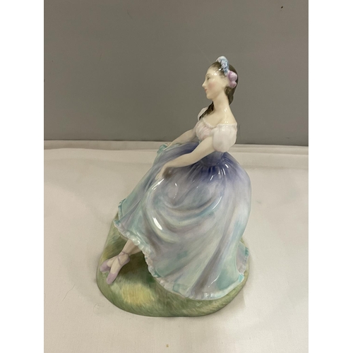 826 - A ROYAL DOULTON FIGURE GISELLE HN 2139