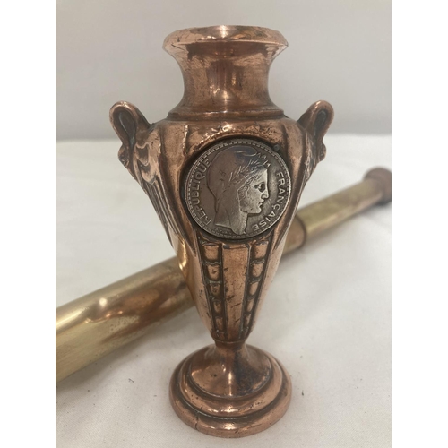 70 - A THREE DRAWER VINTAGE BRASS TELECOPE AND A SMALL COPPER URN STYLE VASE WITH INLAID SILVER COIN