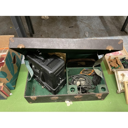 455 - A VINTAGE DITMAR FILM PROJECTOR IN A CASE WITH INSTRUCTIONS AND ANCILLARIES