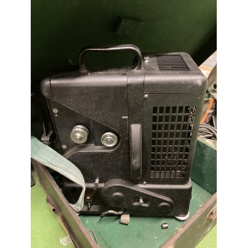 455 - A VINTAGE DITMAR FILM PROJECTOR IN A CASE WITH INSTRUCTIONS AND ANCILLARIES