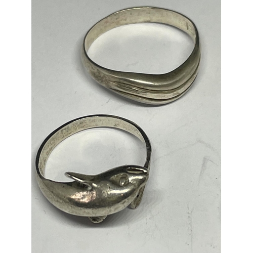 538 - FIVE SILVER RINGS