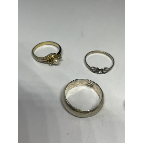 548 - FIVE SILVER RINGS