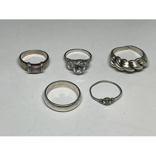 560 - FIVE SILVER RINGS