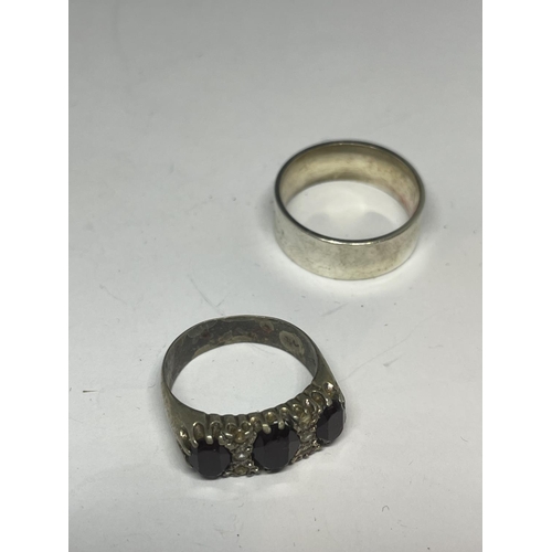 626 - FIVE SILVER RINGS