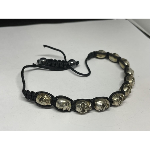 633 - A SKULL BRACELET