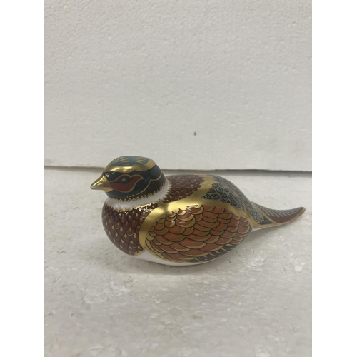 738 - A ROYAL CROWN DERBY WOODLAND PHEASANT WITH GOLD COLOURED STOPPER