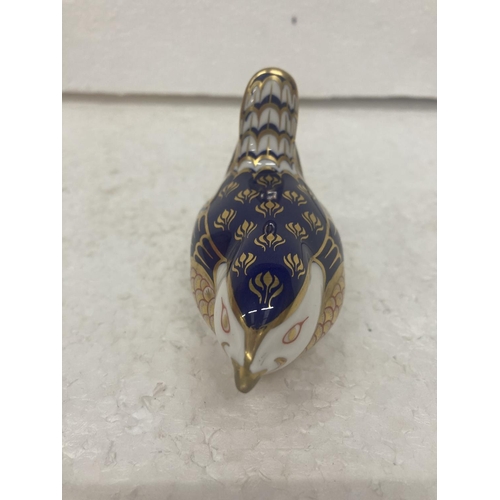 741 - A VINTAGE COLLECTIBLE ROYAL CROWN DERBY WREN PAPERWEIGHT (MISSING STOPPER)