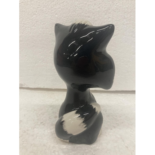 744 - A LORNA BAILEY BLACK AND WHITE CAT 