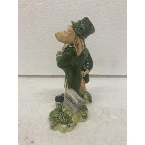 751 - A HANDPAINTED AND SIGNED IN GOLD ANITA HARRIS LIMITED EDITION 3/10 IRISH SETTER DOG