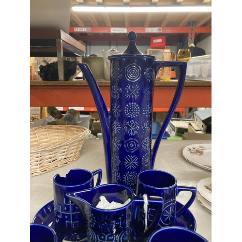 822 - A PRTMEIRION NAVY BLUE 'TOTEM' COFFEE SET TO INCLUDE A COFFEE POT, SUGAR BOWL, CREAM JUG, CUPS AND S... 