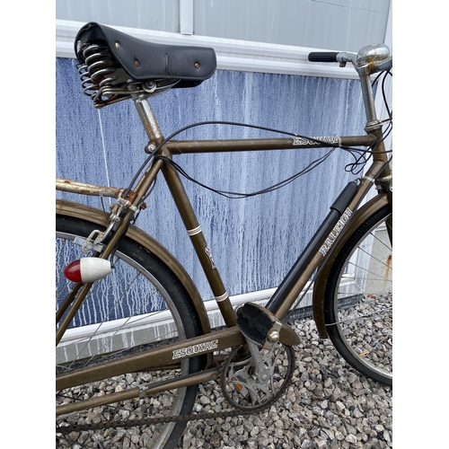 1702 - A VINTAGE GENTS RALEIGH ESQUIRE BIKE