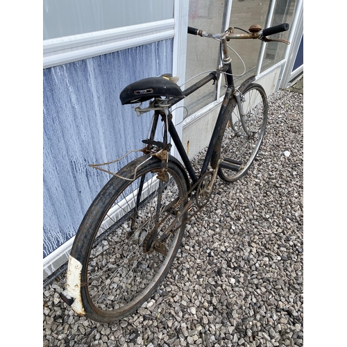 1704 - A VINTAGE GENTS RALEIGH SPORTS MODE BIKE