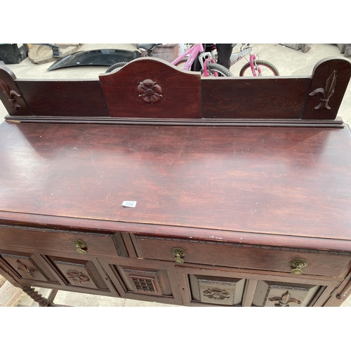 2548 - AN EARLY 20TH CENTURY OAK SIDEBOARD ON BARLEYTWIST LEGS, 54