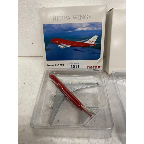 3011 - TWO RARE HERPA WINGS COLLECTION MODELS TO INCLUDE RED HERPA WINGS BOEING 747-400 AND PLAIN WIHTE UNL... 