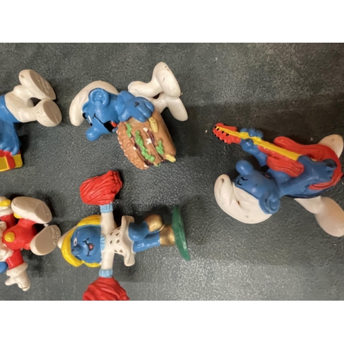 3102 - SEVEN MACDONALS SMURF FIGURES