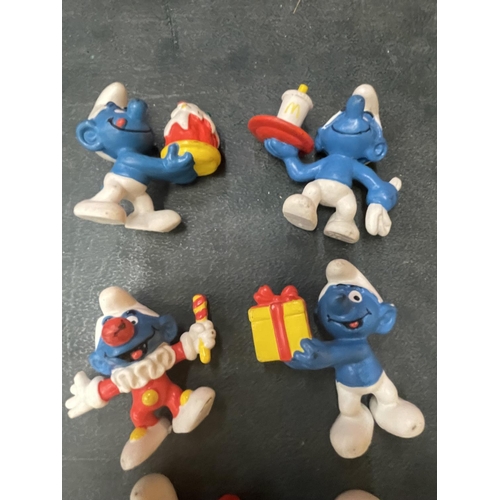 3102 - SEVEN MACDONALS SMURF FIGURES