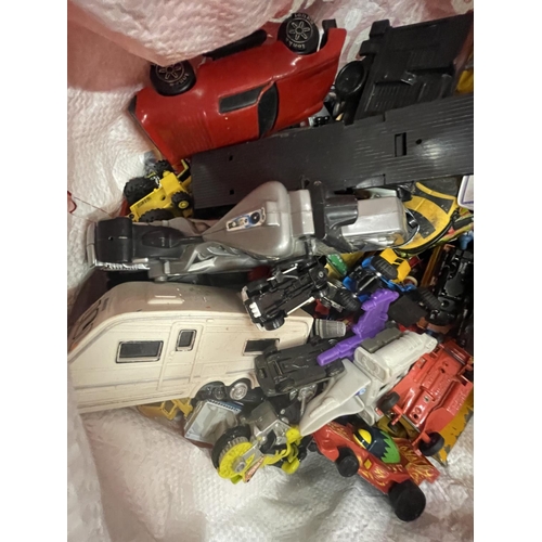 3124 - A LARGE QUANTITY OF TOY CARS