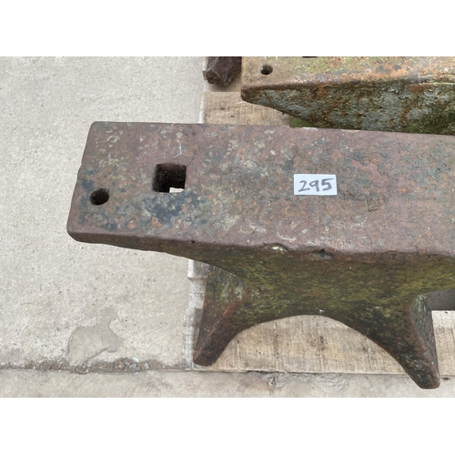 295 - A VINTAGE BLACKSMITHS ANVIL LENGTH 71CM NO VAT