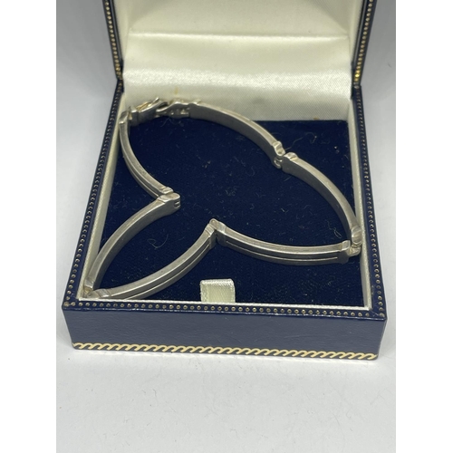 709 - A SILVER BRACELET IN A PRESENTATION BOX