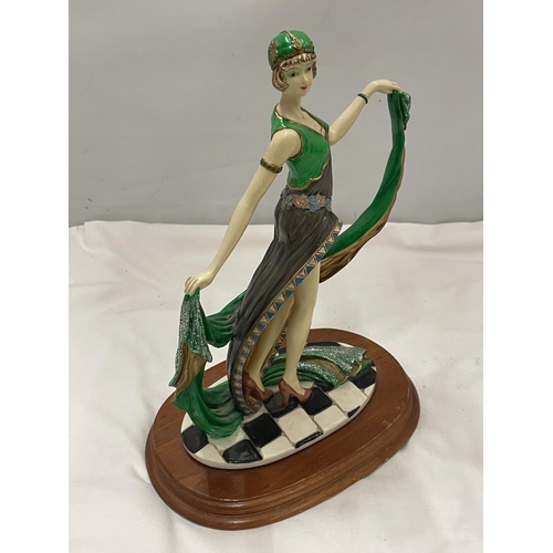 109 - A LEONARDO COLLECTION 'THE CHARLESTON' FIGURINE HEIGHT 28CM