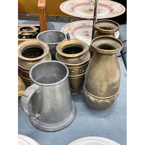 116 - A QUANTITY OF BRASS AND PEWTER TO INCLUDE TANKARDS, VASES, ETC