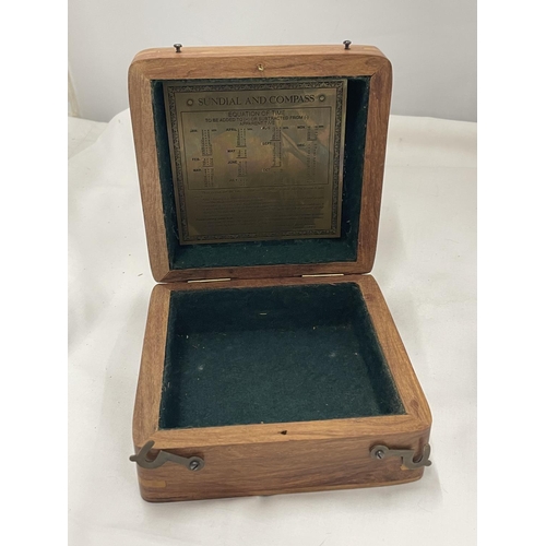 118 - A BOXED BRASS SUNDIAL AND COMPASS BY STEWARD OF LONDON