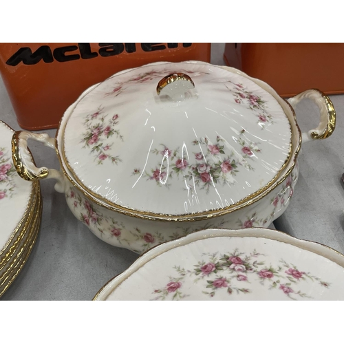 85 - A LARGE QUANTITY OF PARAGON/ROYAL ALBERT 'VICTORIANA ROSE' TO INCLUDE TUREENS, CUPS, SAUCERS, PLATTE... 