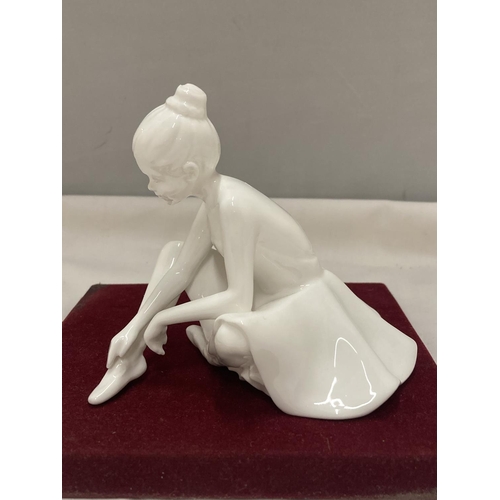 894 - A COALPORT FIGURE PRIMA BALLERINA