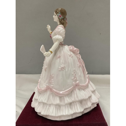 898 - A LIMITED EDITION ROYAL WORCESTER FIGURE THE MASQUERADE BEGINS 2962/12500 - THUMB A/F