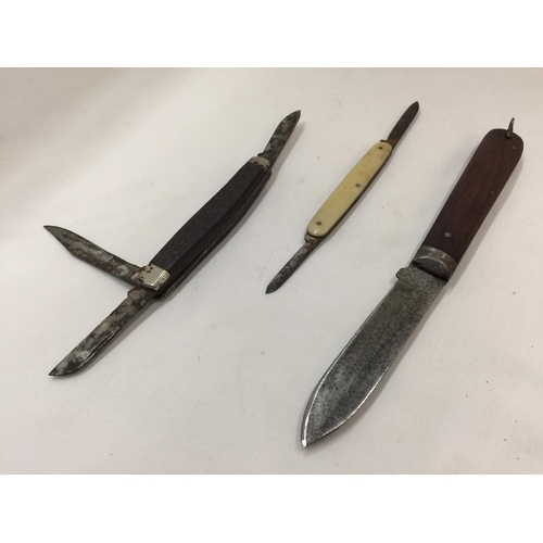 485 - THREE ASSORTED KNIVES BLADE LENGTHS 4 CM TO 9 CM